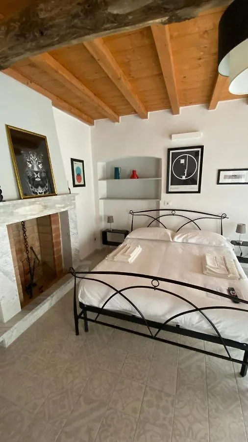 B&B Gronda Via Vandelli Massa  0*, Massa (Tuscany)