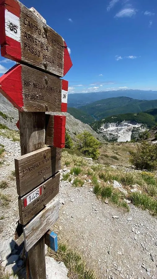 B&B Gronda Via Vandelli Massa  Bed & Breakfast